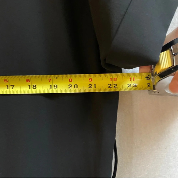 ARITZIA Babaton black short cuffed sleeves pockets slit mini tunic dress size M - Picture 13 of 13